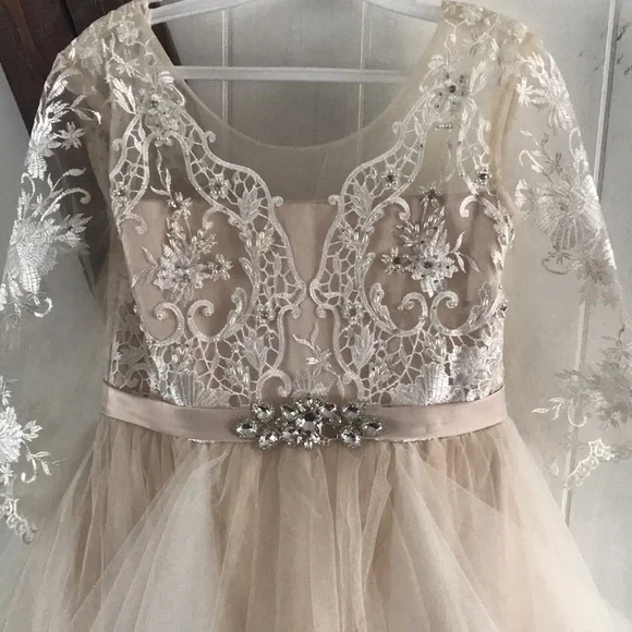 Size 8 formal pageant tule dress with 3/4 lace sheer sleeves Kids